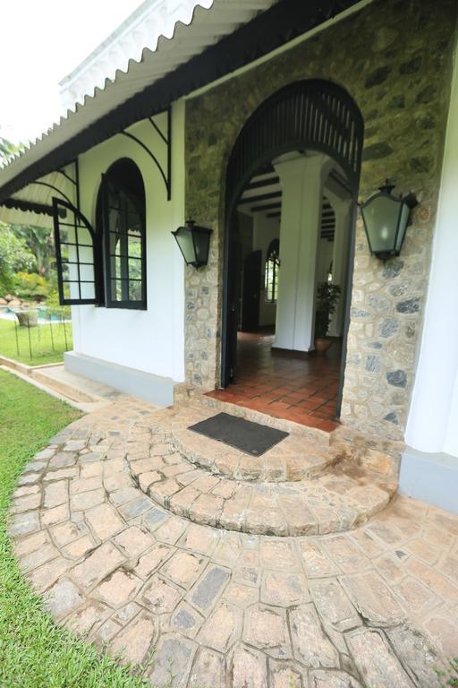 Horathapola Estate Hotel Marawila Buitenkant foto