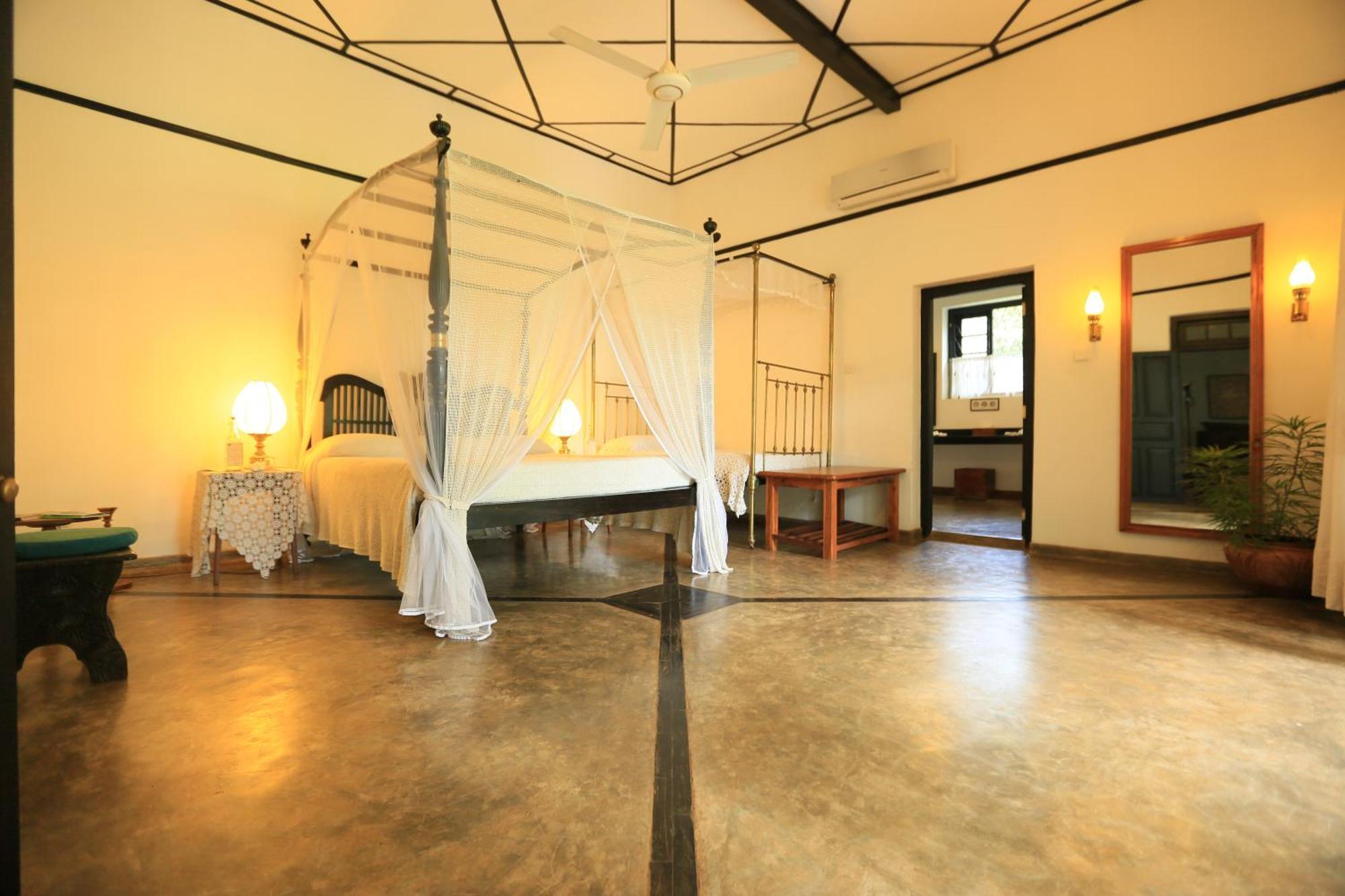 Horathapola Estate Hotel Marawila Buitenkant foto