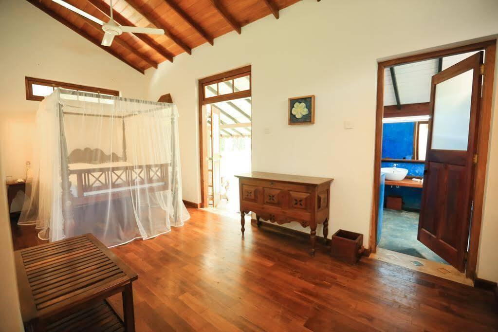 Horathapola Estate Hotel Marawila Buitenkant foto